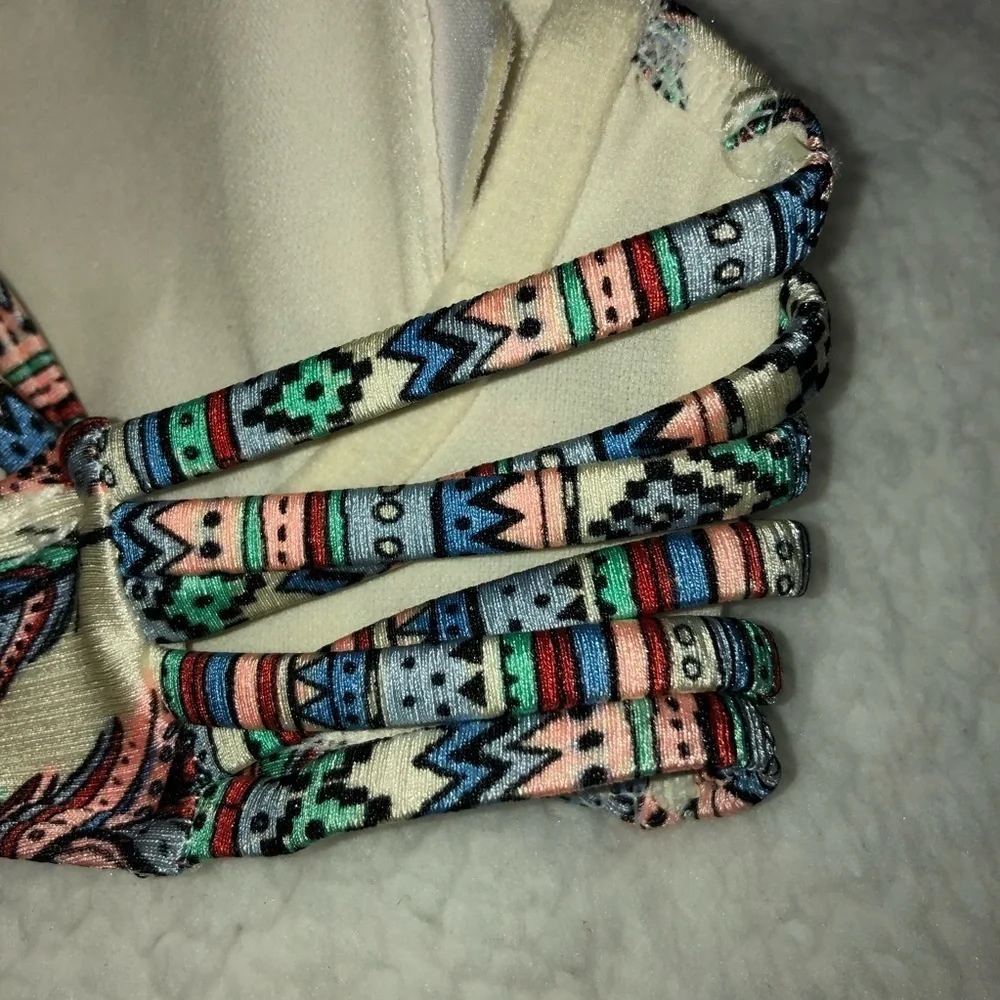 No Boundaries feather and aztec print NWT size medium​ Aztec colorful bikini​​ - Picture 8 of 8